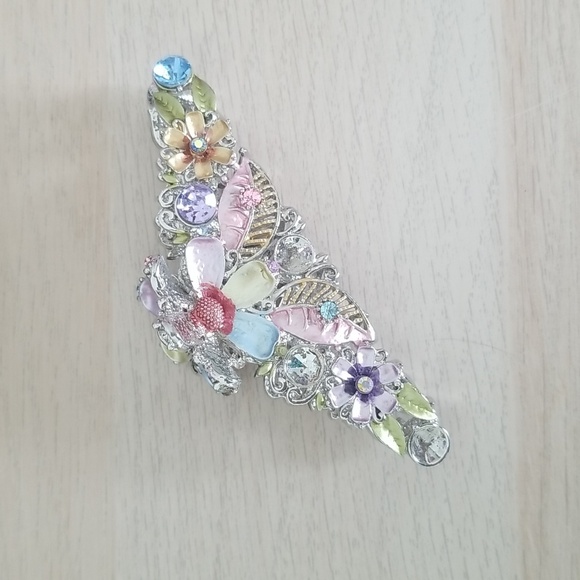Pastel Flower Garden Metal Butterfly Hair Clip - Picture 1 of 2